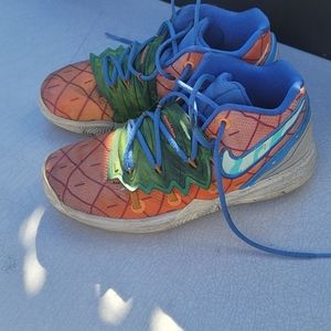 Nike Kyrie 5 Spongebob- Pineapple Big Boys Sz 2 Y